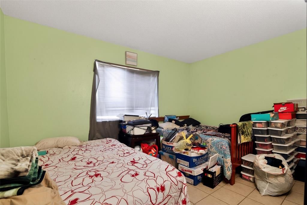 For Sale: $169,000 (2 beds, 1 baths, 904 Square Feet)