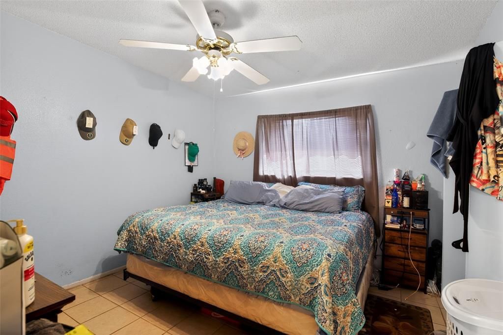 For Sale: $169,000 (2 beds, 1 baths, 904 Square Feet)