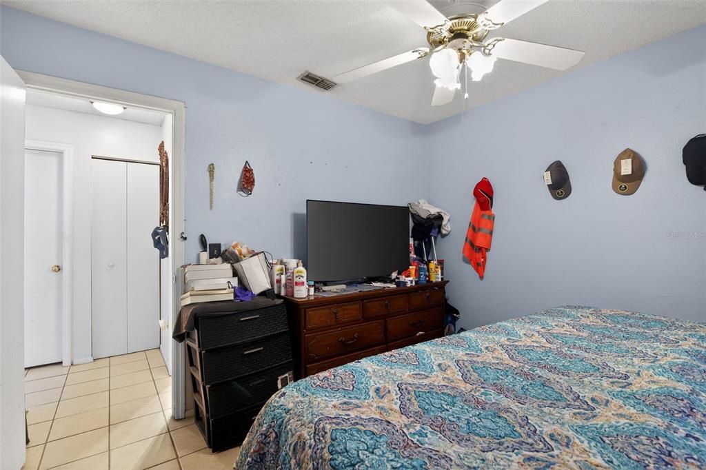 For Sale: $169,000 (2 beds, 1 baths, 904 Square Feet)