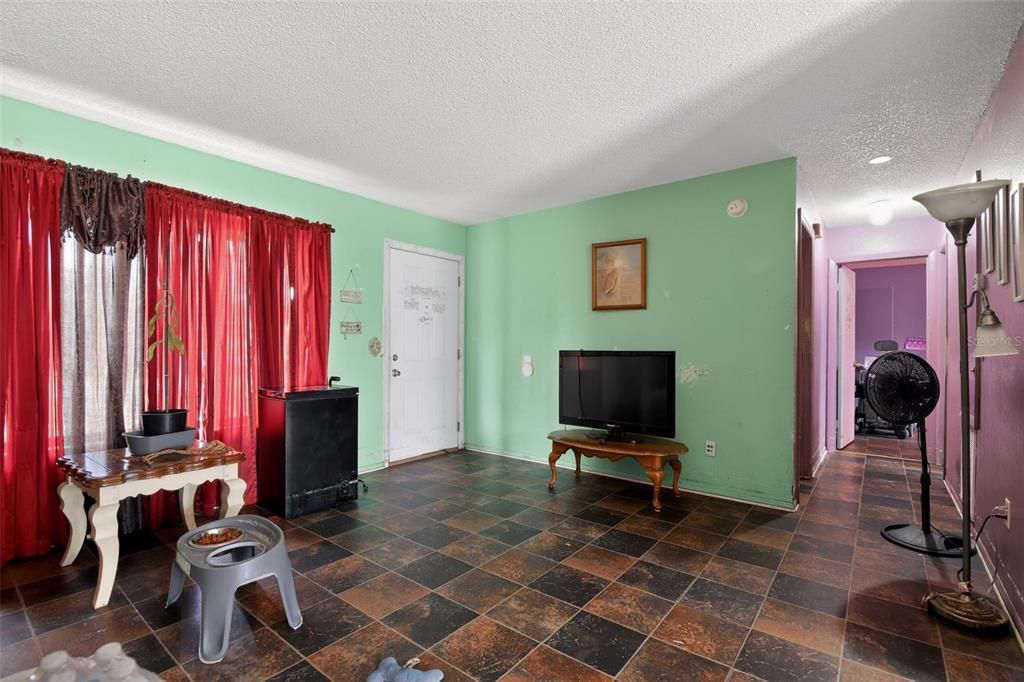 En Venta: $159,000 (2 camas, 1 baños, 900 Pies cuadrados)