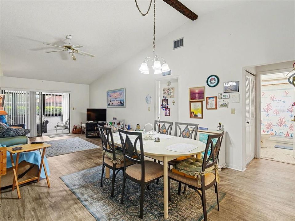 На продажу: $135,000 (2 спален, 2 ванн, 1014 Квадратных фут)