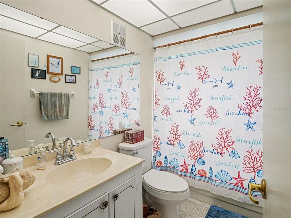 На продажу: $135,000 (2 спален, 2 ванн, 1014 Квадратных фут)