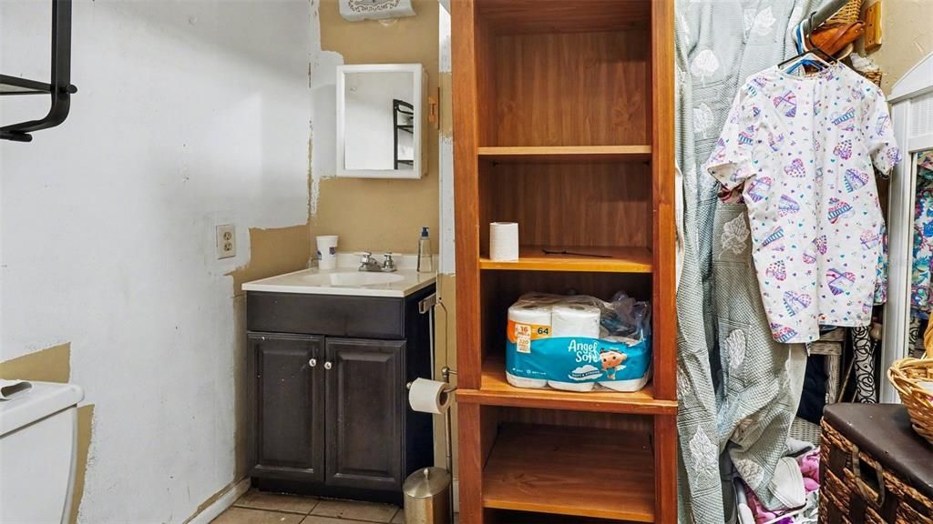 На продажу: $189,000 (3 спален, 2 ванн, 1646 Квадратных фут)