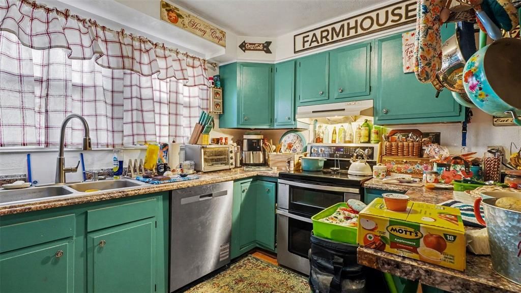 На продажу: $189,000 (3 спален, 2 ванн, 1646 Квадратных фут)