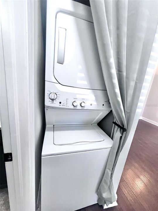 В аренду: $1,700 (2 спален, 2 ванн, 1025 Квадратных фут)