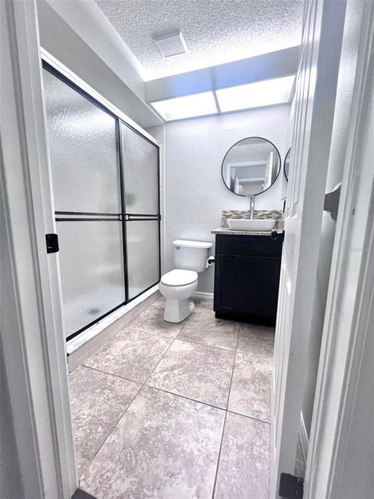 В аренду: $1,700 (2 спален, 2 ванн, 1025 Квадратных фут)