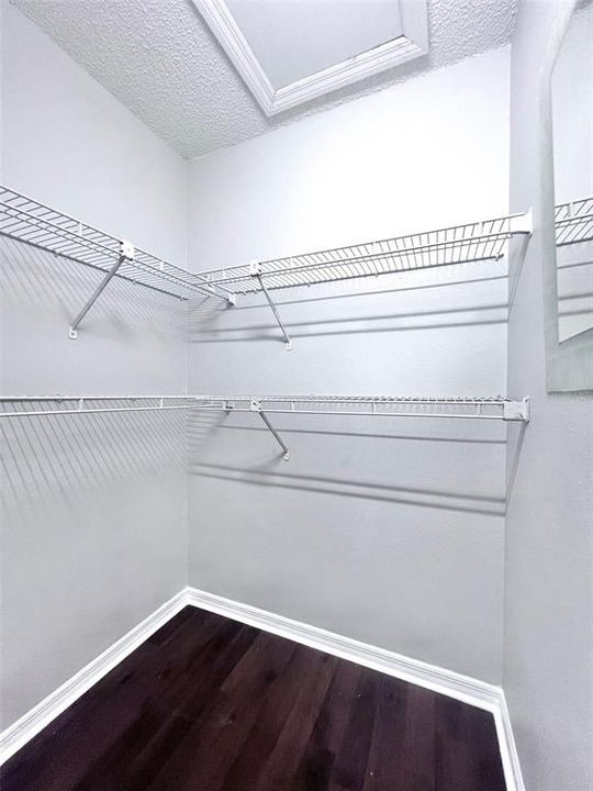 В аренду: $1,700 (2 спален, 2 ванн, 1025 Квадратных фут)