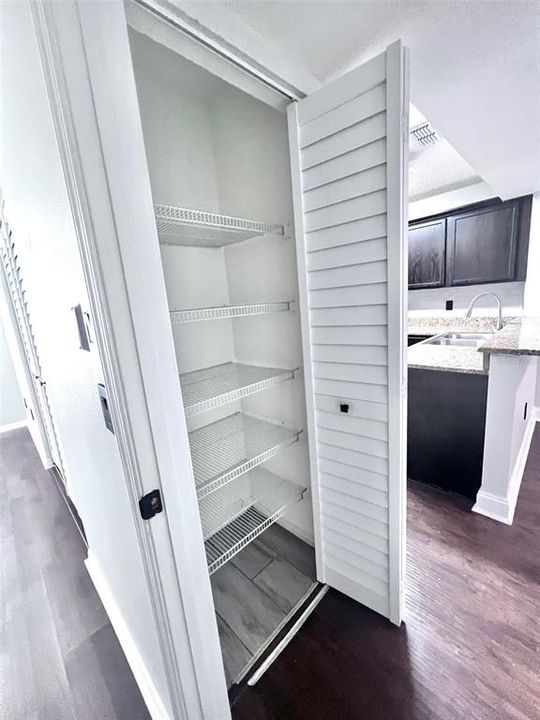 В аренду: $1,700 (2 спален, 2 ванн, 1025 Квадратных фут)