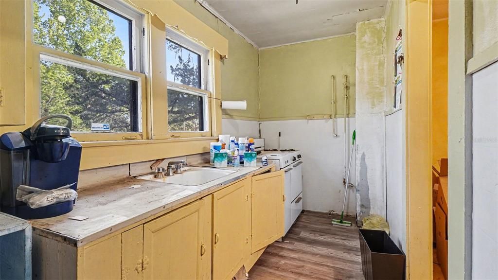 For Sale: $399,000 (0 beds, 0 baths, 1520 Square Feet)