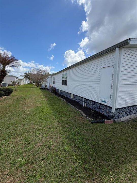 For Sale: $200,000 (2 beds, 2 baths, 1269 Square Feet)