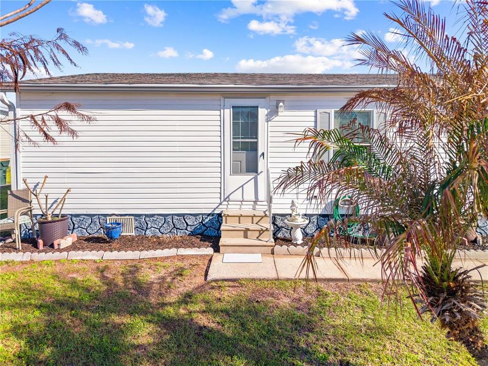 For Sale: $200,000 (2 beds, 2 baths, 1269 Square Feet)