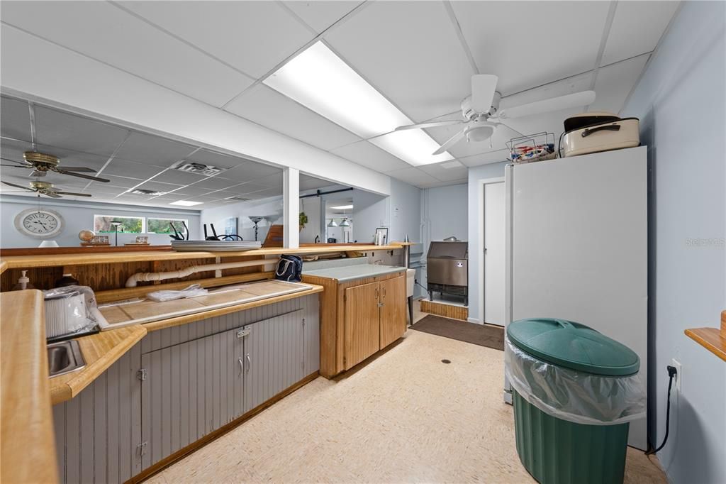 For Sale: $200,000 (2 beds, 2 baths, 1269 Square Feet)