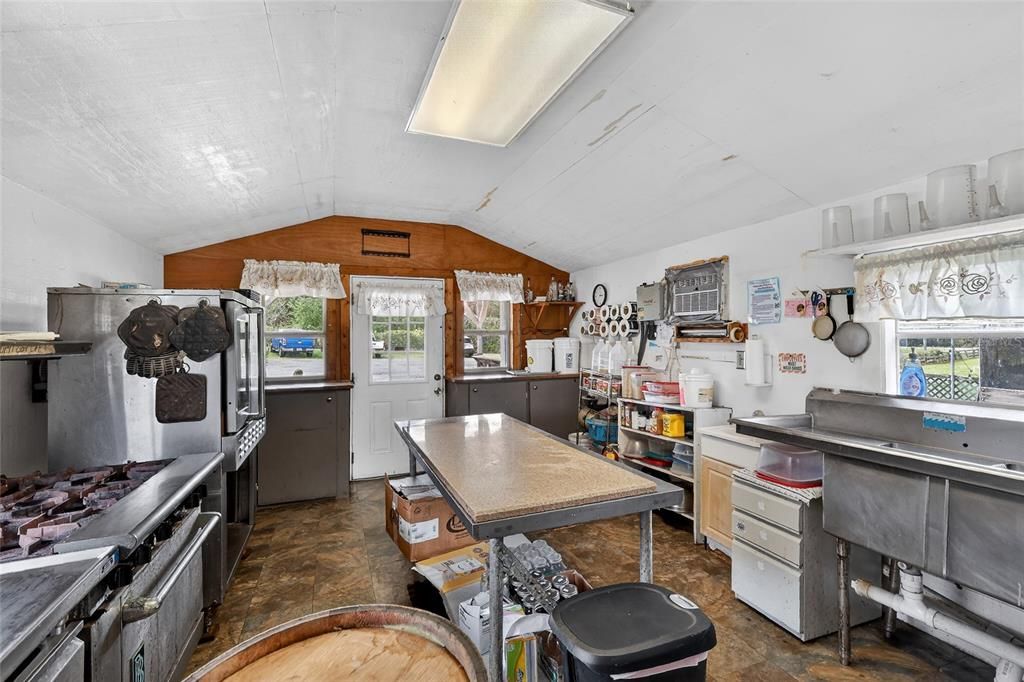 待售: $3,200,000 (0 贝兹, 0 浴室, 1725 平方英尺)