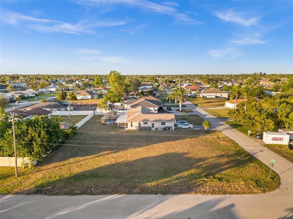 На продажу: $94,900 (0.23 acres)