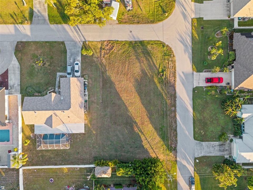 На продажу: $94,900 (0.23 acres)