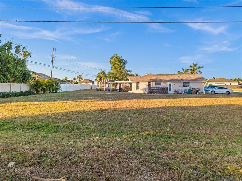 На продажу: $94,900 (0.23 acres)