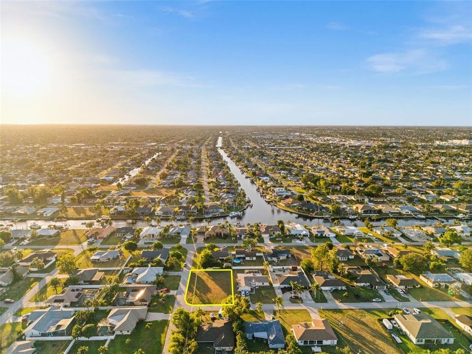 На продажу: $94,900 (0.23 acres)