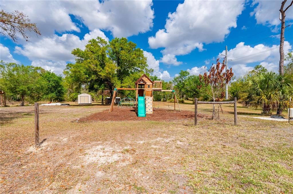 For Sale: $899,000 (3 beds, 2 baths, 1880 Square Feet)