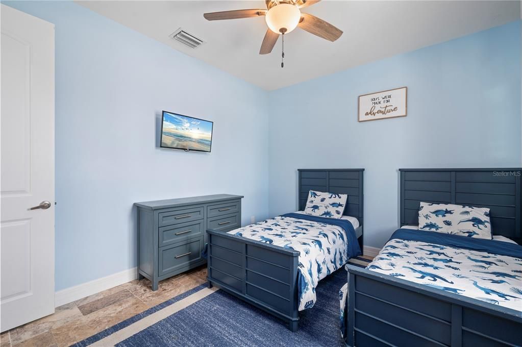 For Sale: $899,000 (3 beds, 2 baths, 1880 Square Feet)