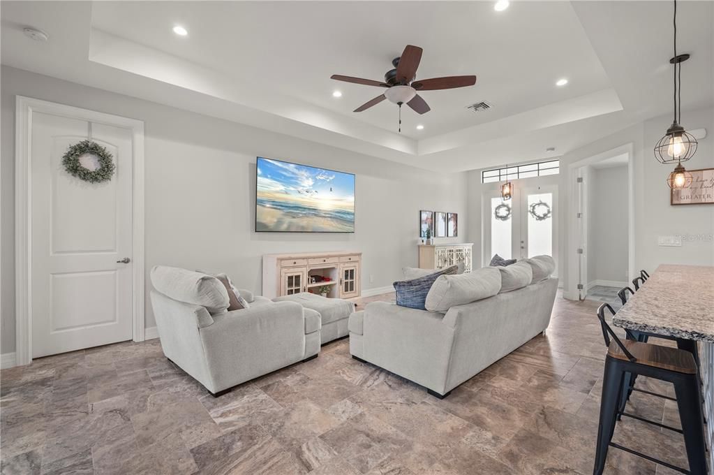 For Sale: $899,000 (3 beds, 2 baths, 1880 Square Feet)