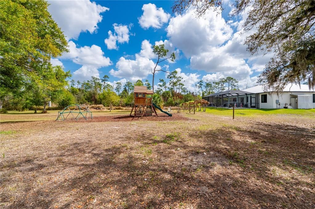 For Sale: $899,000 (3 beds, 2 baths, 1880 Square Feet)