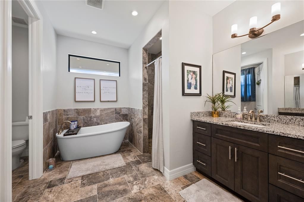 For Sale: $899,000 (3 beds, 2 baths, 1880 Square Feet)
