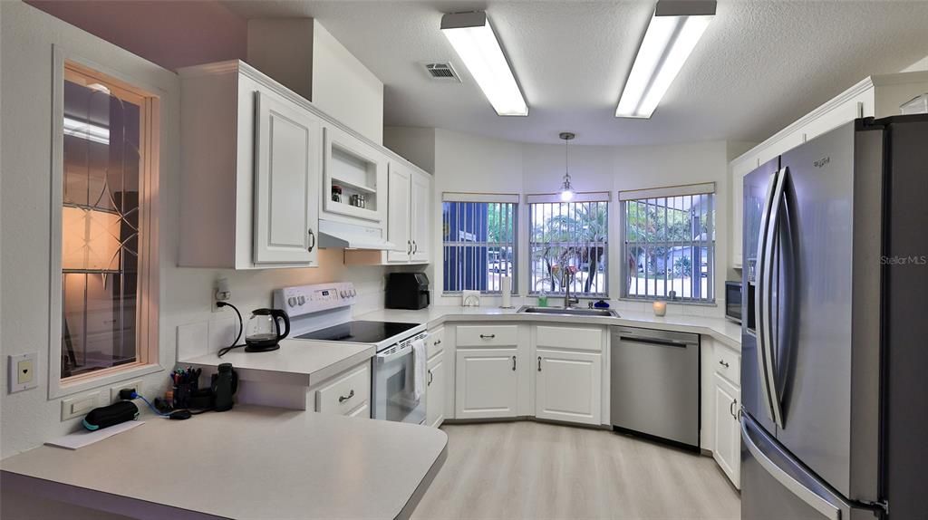 For Sale: $289,000 (2 beds, 2 baths, 1254 Square Feet)