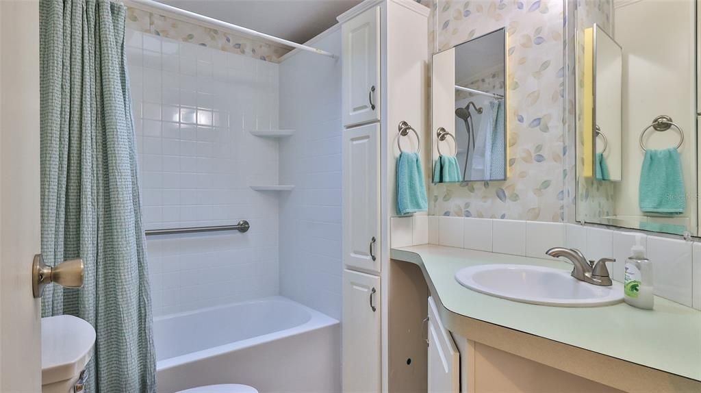 For Sale: $289,000 (2 beds, 2 baths, 1254 Square Feet)