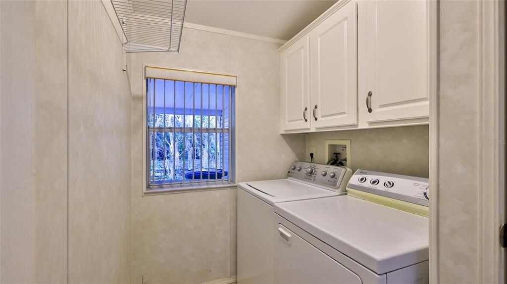 For Sale: $289,000 (2 beds, 2 baths, 1254 Square Feet)