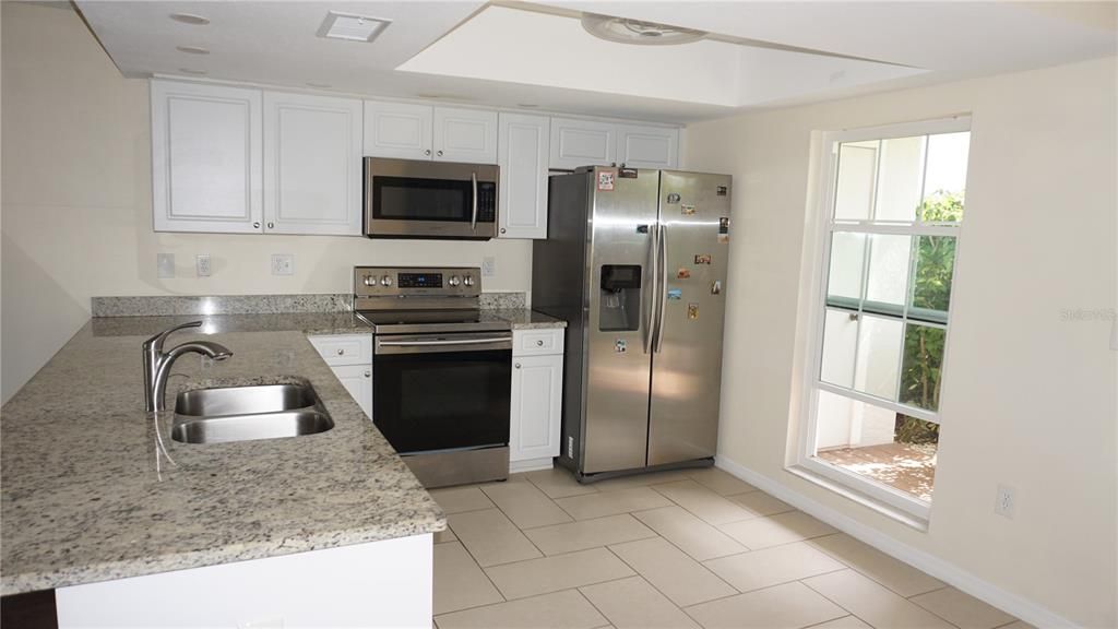 For Sale: $169,900 (2 beds, 2 baths, 1125 Square Feet)