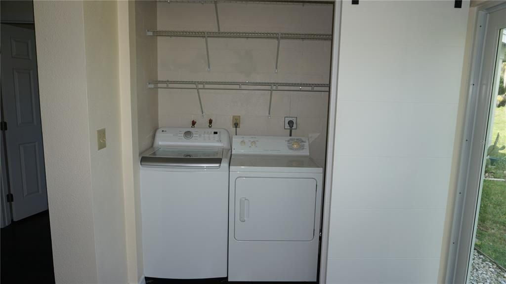 For Sale: $169,900 (2 beds, 2 baths, 1125 Square Feet)