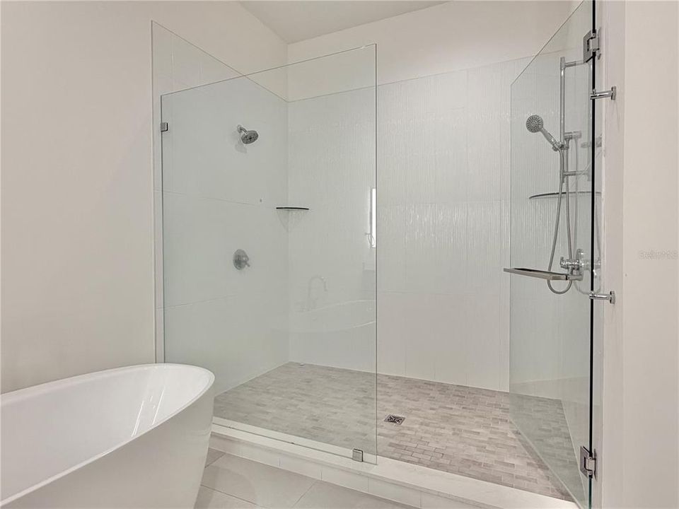 En Renta: $8,500 (3 camas, 3 baños, 2545 Pies cuadrados)