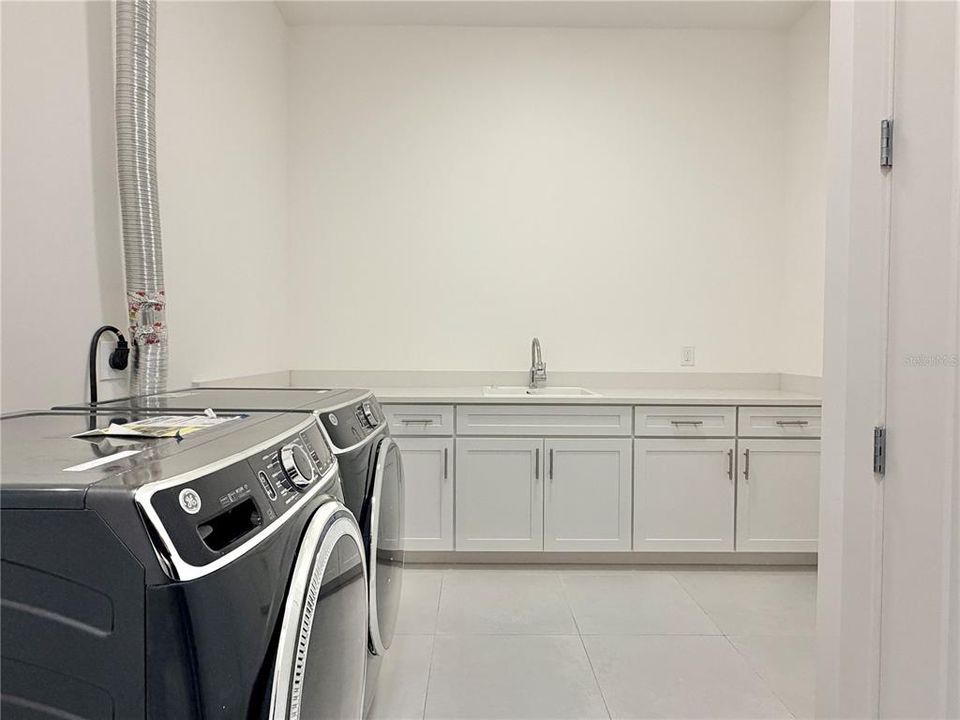 En Renta: $8,500 (3 camas, 3 baños, 2545 Pies cuadrados)
