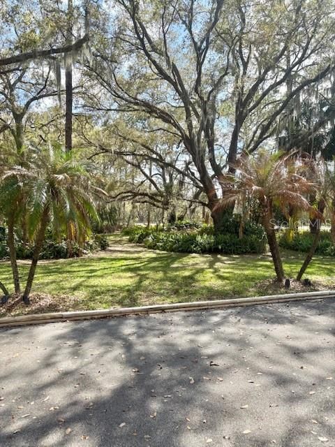 Activo con contrato: $810,000 (4 camas, 3 baños, 2369 Pies cuadrados)