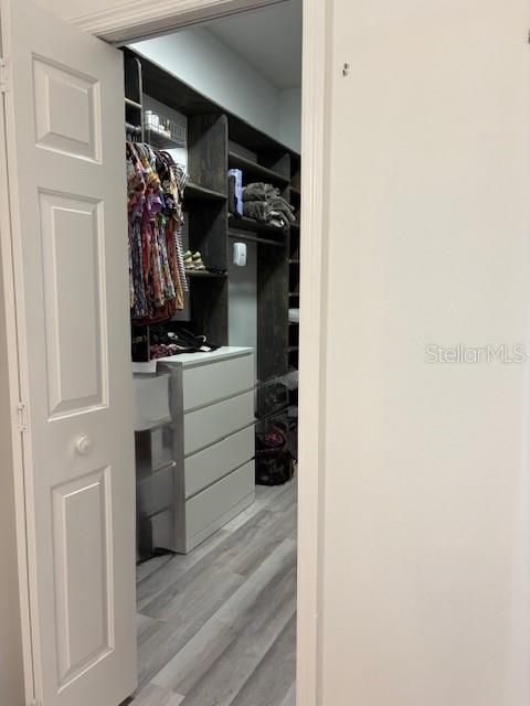 Activo con contrato: $810,000 (4 camas, 3 baños, 2369 Pies cuadrados)