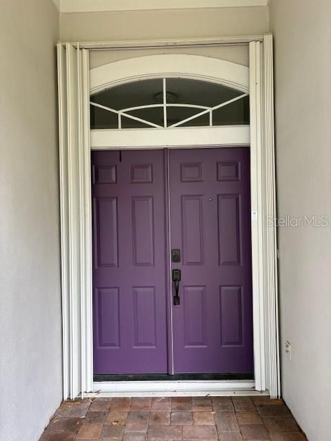 Activo con contrato: $810,000 (4 camas, 3 baños, 2369 Pies cuadrados)