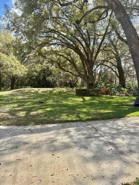 Activo con contrato: $810,000 (4 camas, 3 baños, 2369 Pies cuadrados)
