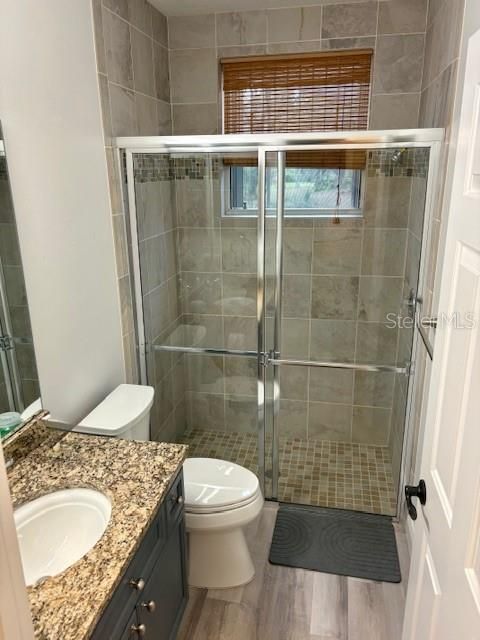 Activo con contrato: $810,000 (4 camas, 3 baños, 2369 Pies cuadrados)