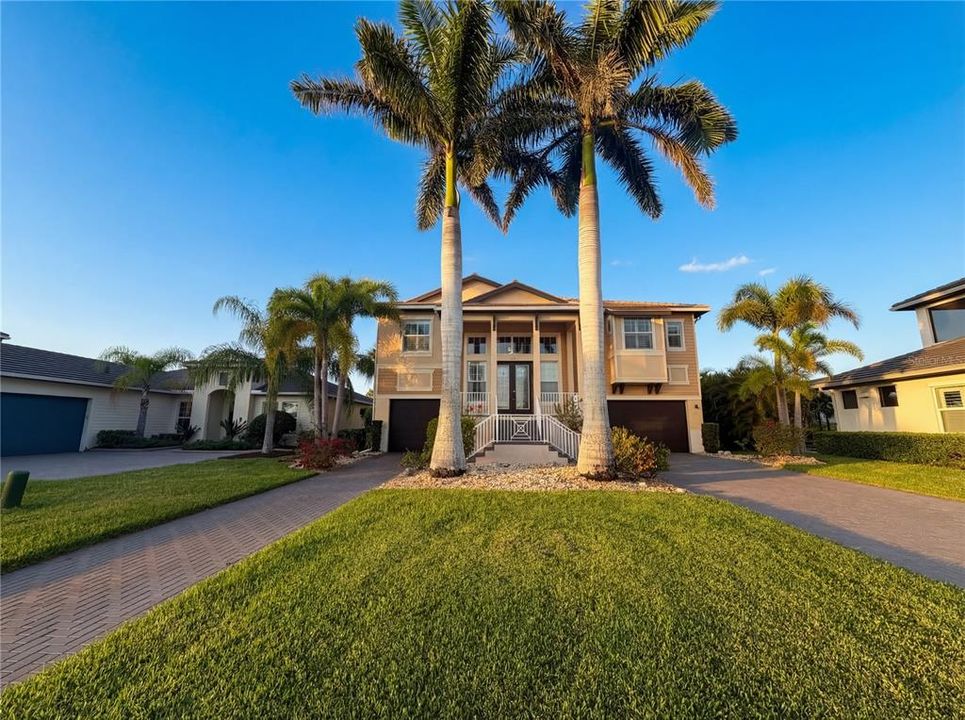 Recently Sold: $1,000,000 (4 beds, 3 baths, 3717 Square Feet)