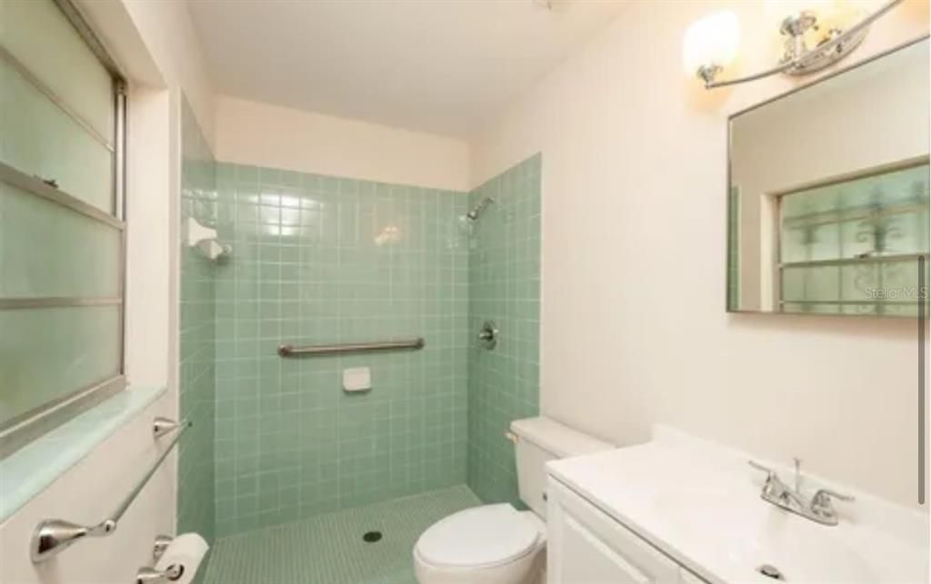 На продажу: $229,000 (3 спален, 2 ванн, 1170 Квадратных фут)