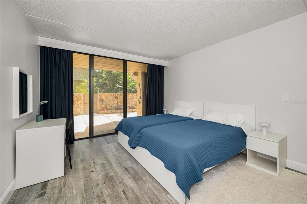 For Sale: $398,900 (2 beds, 2 baths, 1294 Square Feet)