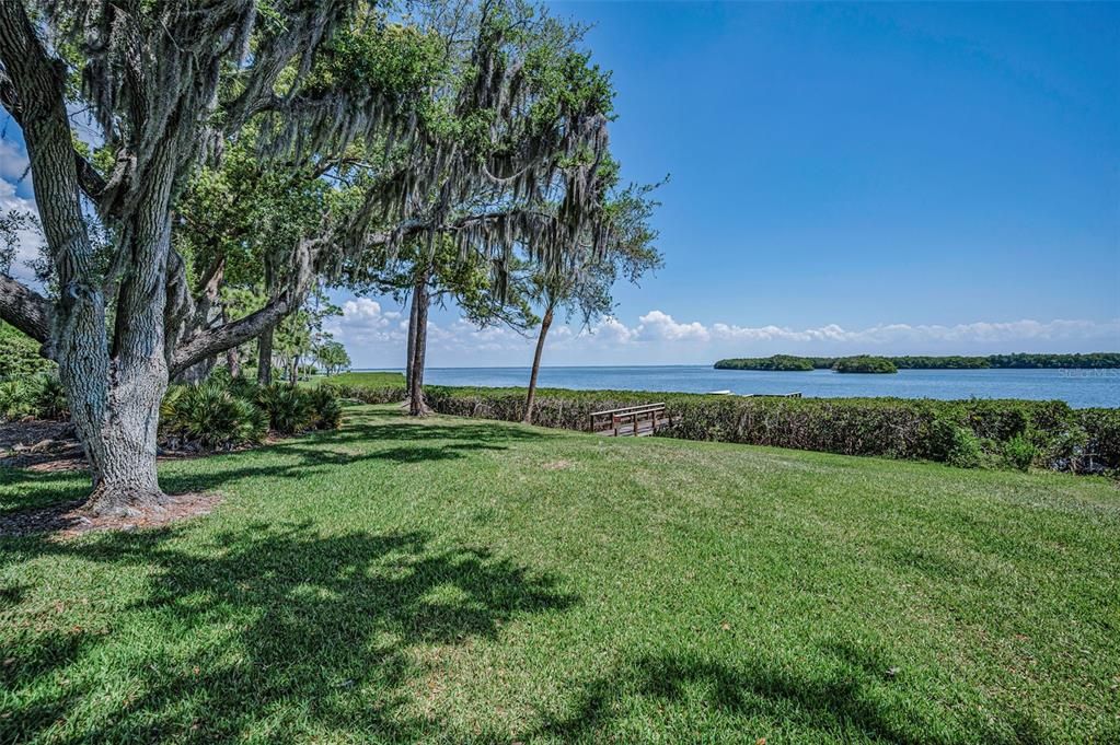 For Sale: $398,900 (2 beds, 2 baths, 1294 Square Feet)