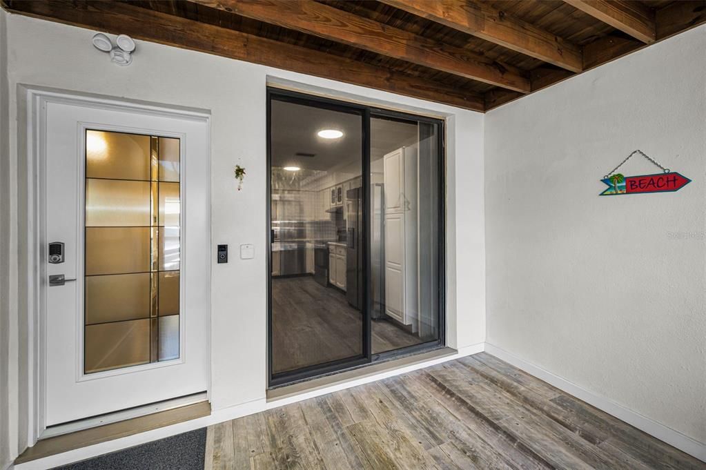 For Sale: $398,900 (2 beds, 2 baths, 1294 Square Feet)