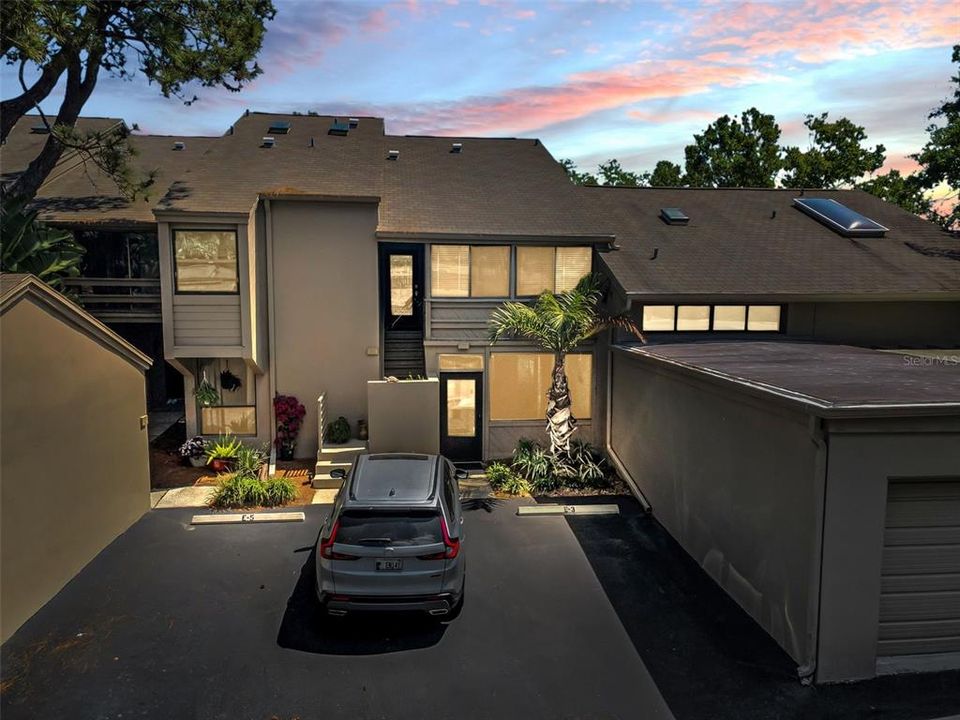 For Sale: $398,900 (2 beds, 2 baths, 1294 Square Feet)