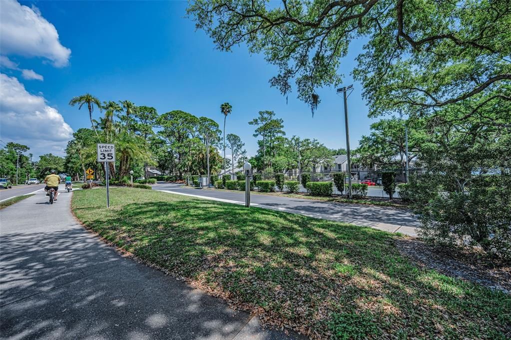 For Sale: $398,900 (2 beds, 2 baths, 1294 Square Feet)