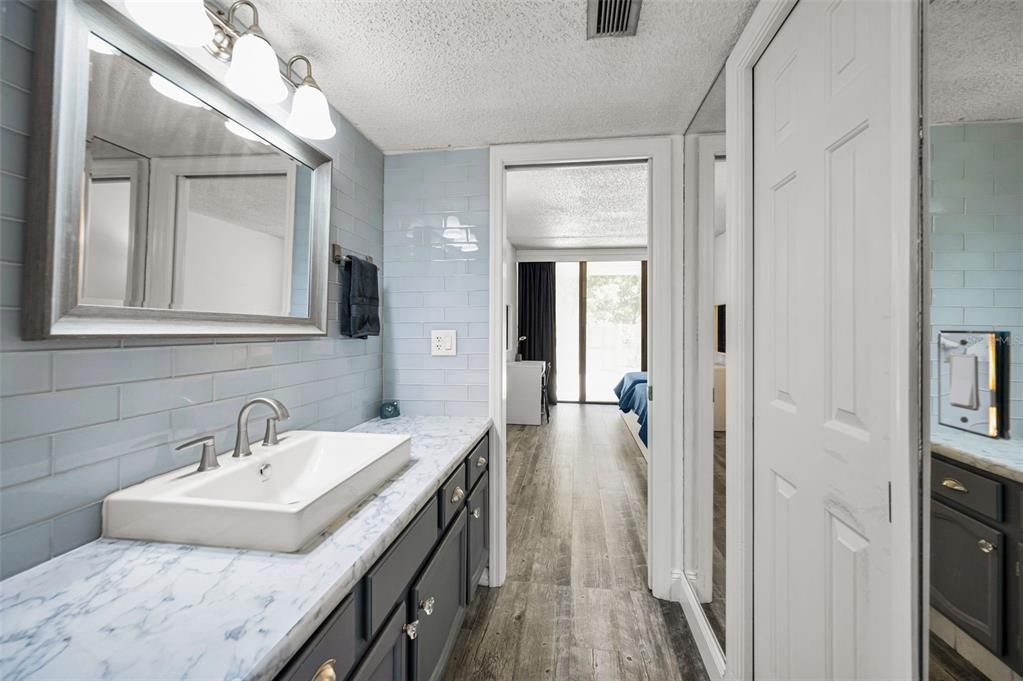 For Sale: $398,900 (2 beds, 2 baths, 1294 Square Feet)