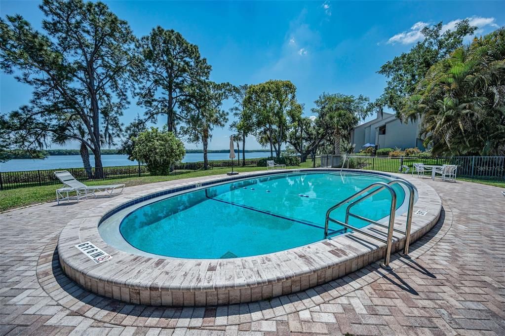 For Sale: $398,900 (2 beds, 2 baths, 1294 Square Feet)