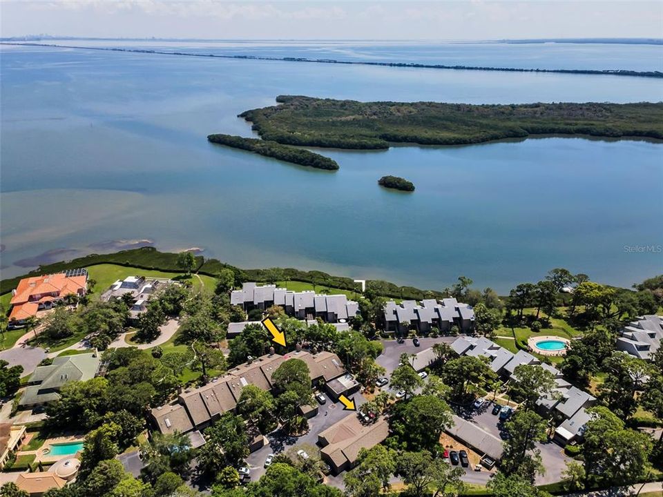 For Sale: $398,900 (2 beds, 2 baths, 1294 Square Feet)