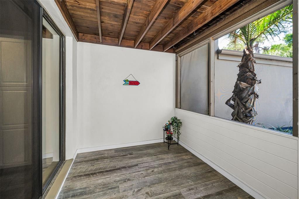 For Sale: $398,900 (2 beds, 2 baths, 1294 Square Feet)