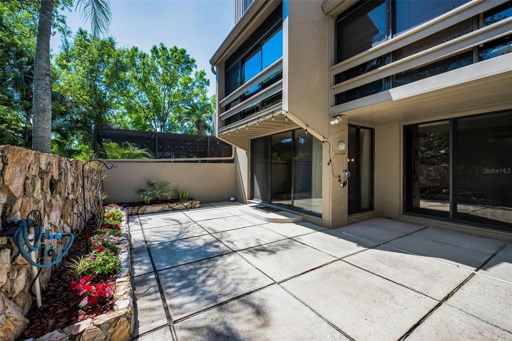 For Sale: $398,900 (2 beds, 2 baths, 1294 Square Feet)